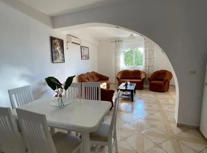 Eden Breeze 2 Bedroom Hébergement de vacances *